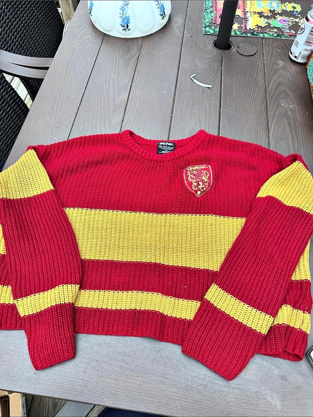 Harry Potter Midriff Quidditch Long Sleeve Sweater Gryffindor large Red/Gold
